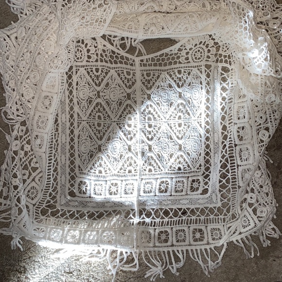 Staccato Boho Crocheted Throw Over Top - Picture 4 of 4